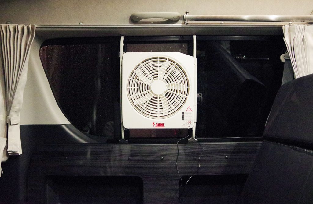 MAXFAN（マックスファン）取付不可のハイエースにベンチレーションをつけてみた キャンピングカーと釣りばんぞうブログ