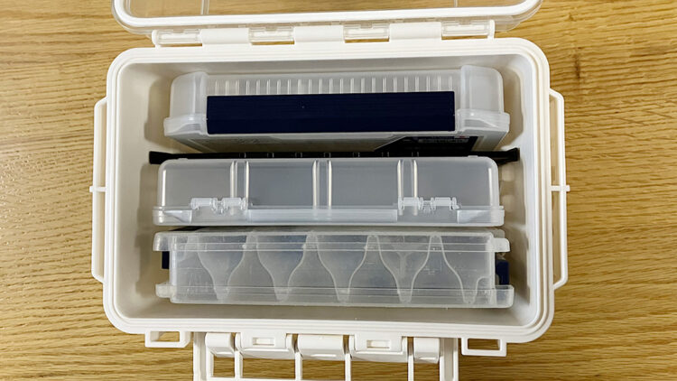 BM-185にVS3010サイズのルアーケースを入れたところ