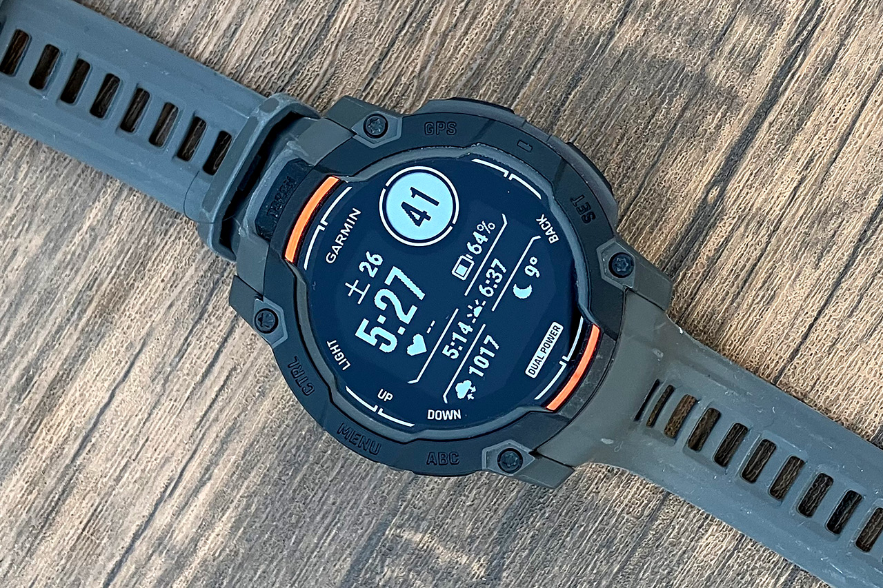 garmin instinct3 dualpowerのMIP液晶