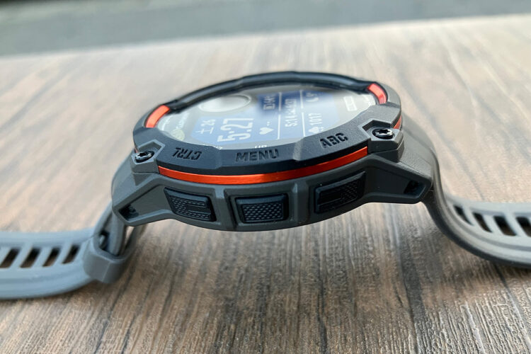 garmin instinct3 dual power の物理ボタン
